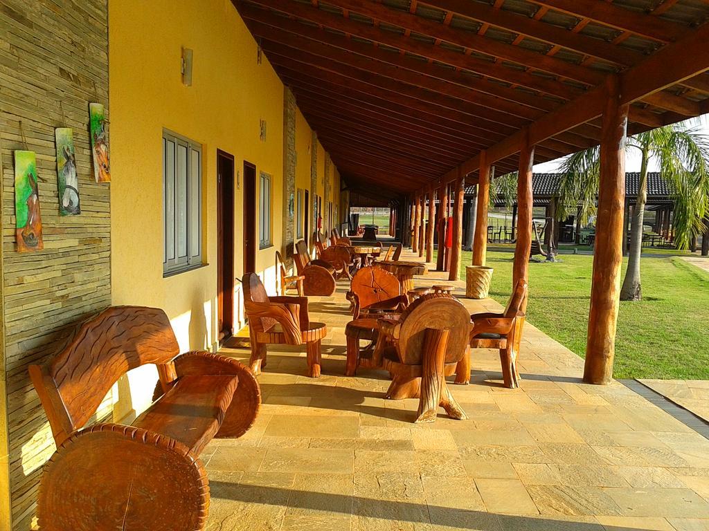Pousada Haras Santa Rita Pocone Exterior photo